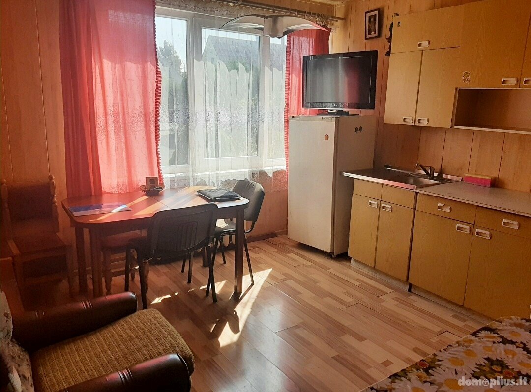 Parduodamas gyvenamasis namas Pakruojo rajono sav., Pakruojyje, Rožių g.