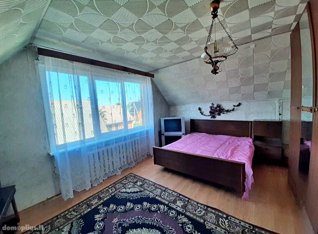 Parduodamas gyvenamasis namas Pakruojo rajono sav., Pakruojyje, Rožių g.