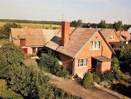Gyvenamasis namas Pakruojo rajono sav., Pakruojyje, Rožių g.