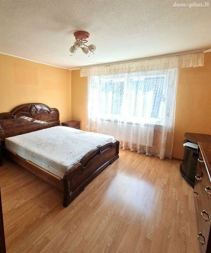 Parduodamas gyvenamasis namas Radviliškio rajono sav., Radviliškyje, Žalioji g.