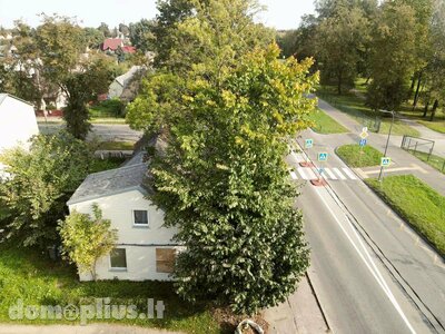 Parduodama gyvenamojo namo dalis Šiauliuose, Centre, Žemaitės g.