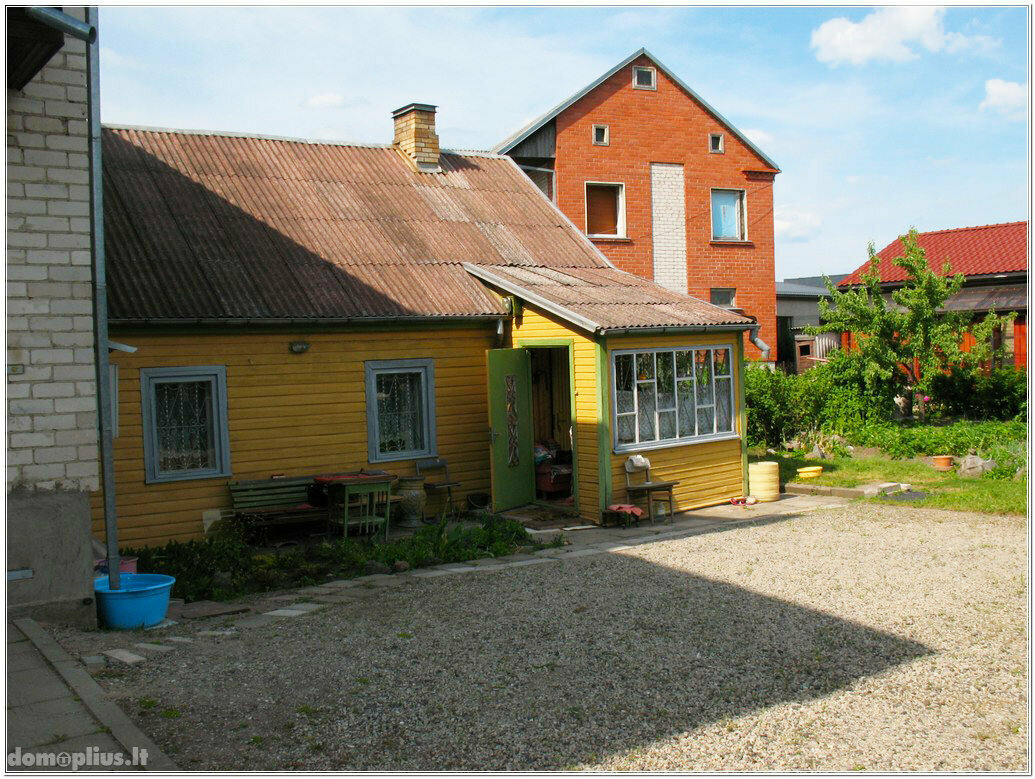 Parduodamas gyvenamasis namas Panevėžyje, Centre, V. Svirskio g.