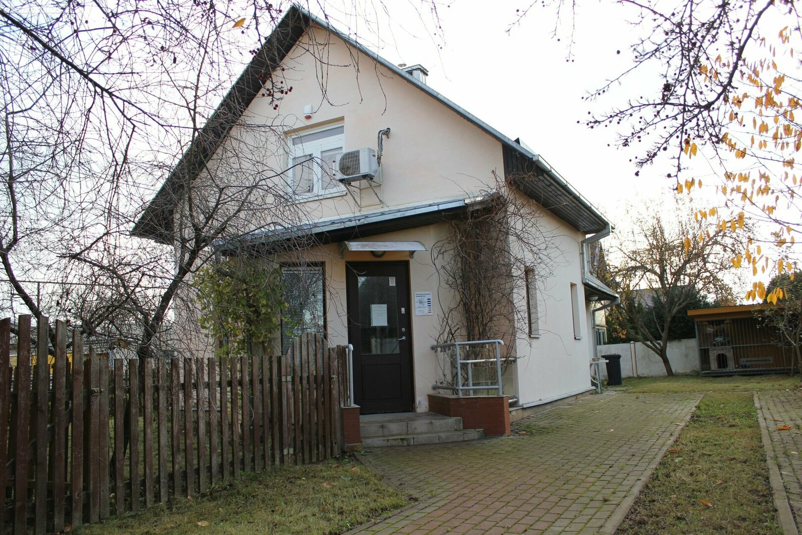 Parduodama gyvenamojo namo dalis Panevėžyje, Centre, Kauno g.