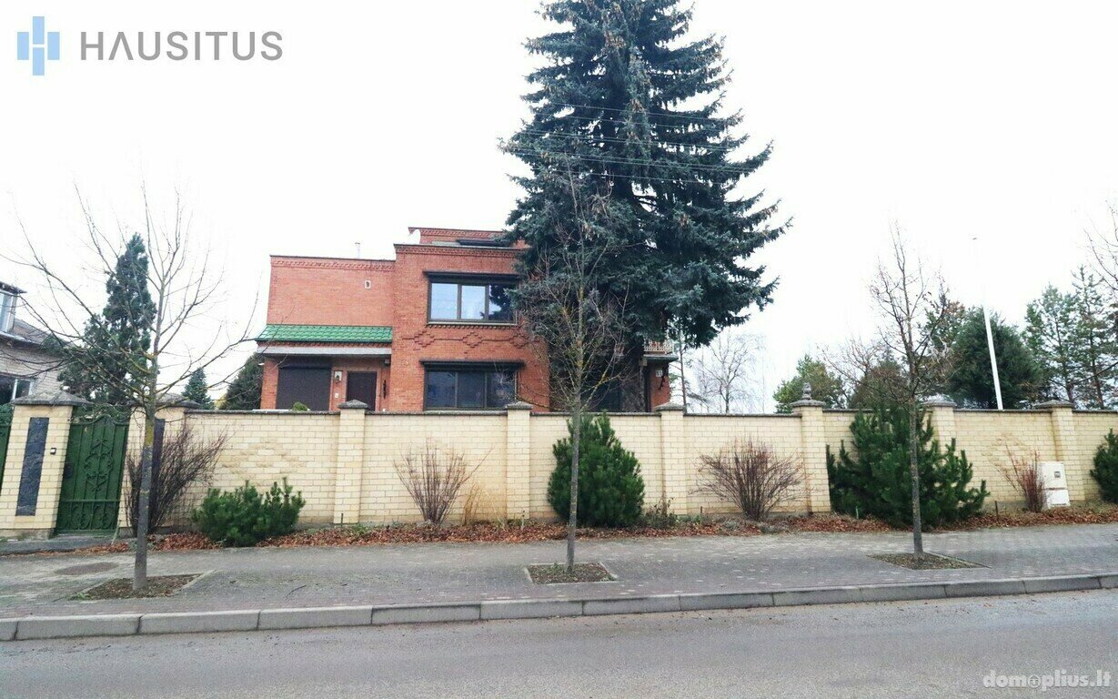 Parduodamas gyvenamasis namas Pakruojo rajono sav., Pakruojyje, Saulėtekio g.