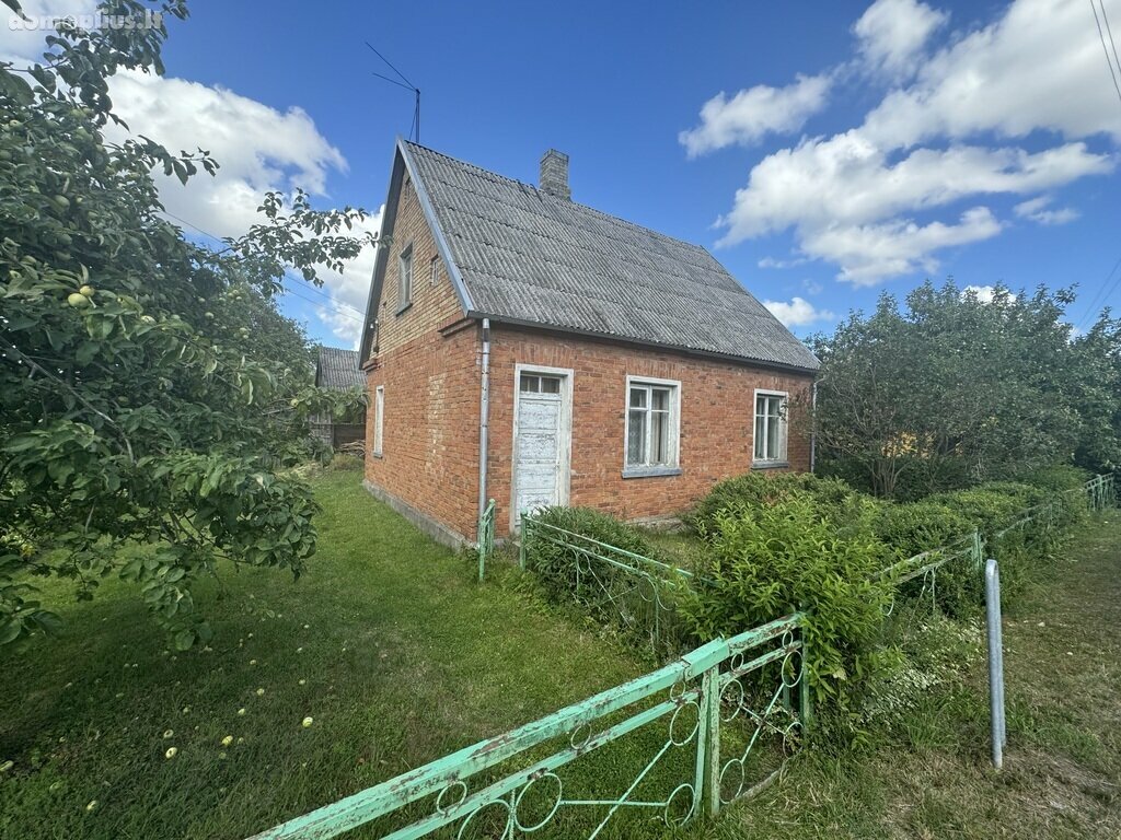 Parduodamas gyvenamasis namas Šiaulių rajono sav., Kuršėnuose, Šiltnamio g.