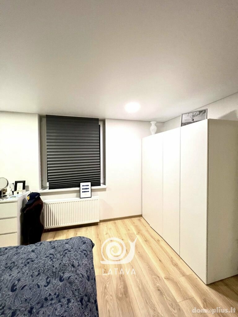 Parduodamas gyvenamasis namas Kaune, Žaliakalnyje, Perkūno al.