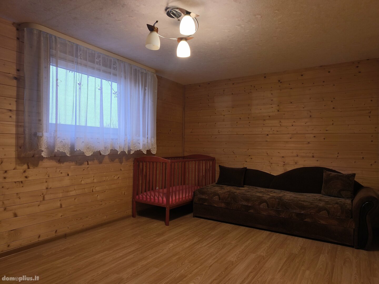 Parduodama gyvenamojo namo dalis Molėtų rajono sav., Giedraičiuose, Vilniaus g.