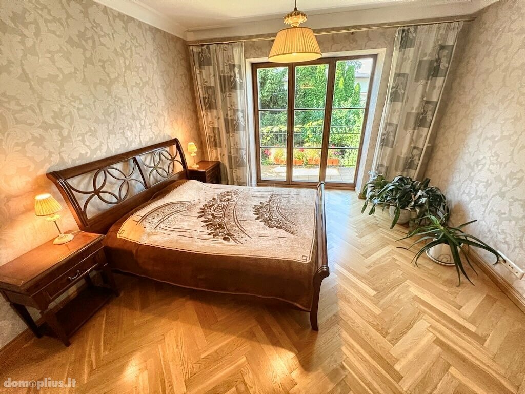 Parduodamas gyvenamasis namas Kaune, Žaliakalnyje