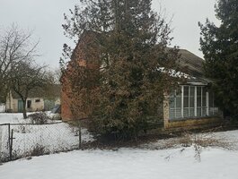 Gyvenamasis namas Joniškio rajono sav., Jauniūnuose, Kaštonų g.
