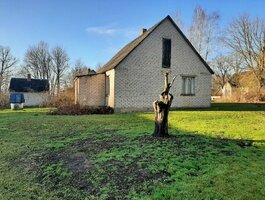 Parduodama sodyba Pakruojo rajono sav., Trivalakiuose