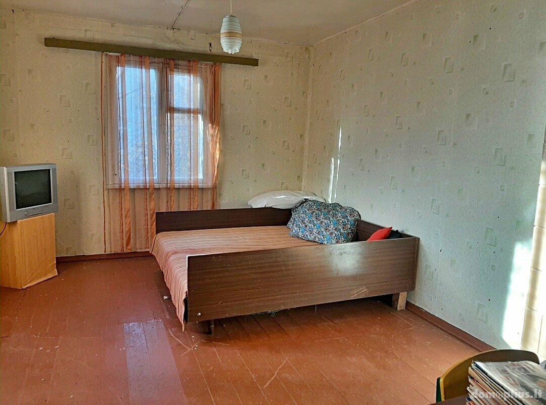 Parduodama sodyba Pakruojo rajono sav., Trivalakiuose