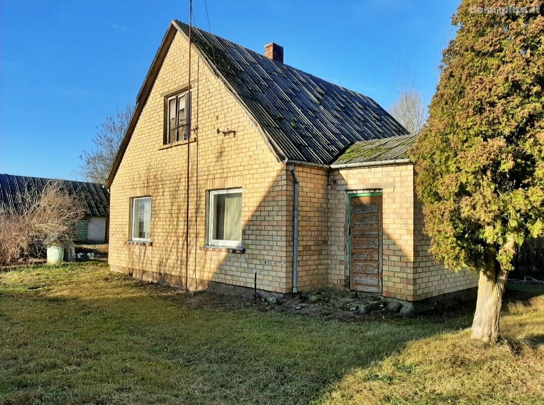 Parduodamas gyvenamasis namas Pakruojo rajono sav., Degėsiuose, Saulės g.