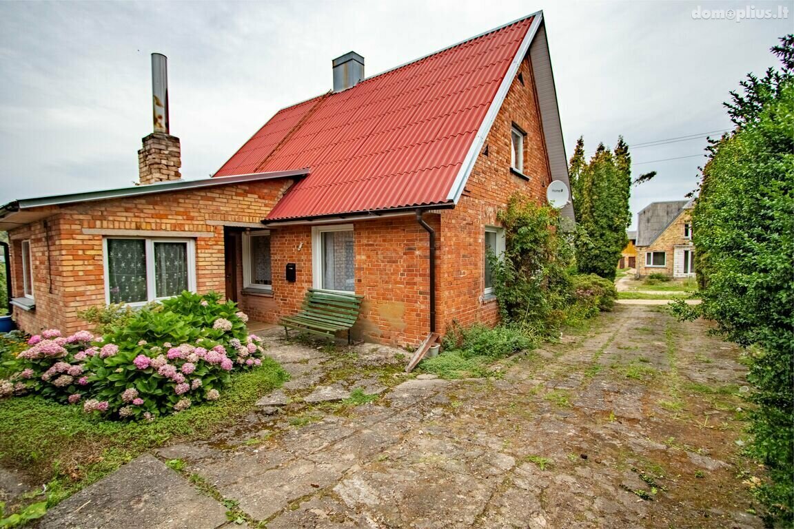 Parduodamas gyvenamasis namas Biržų rajono sav., Biržuose, P. Klybo g.