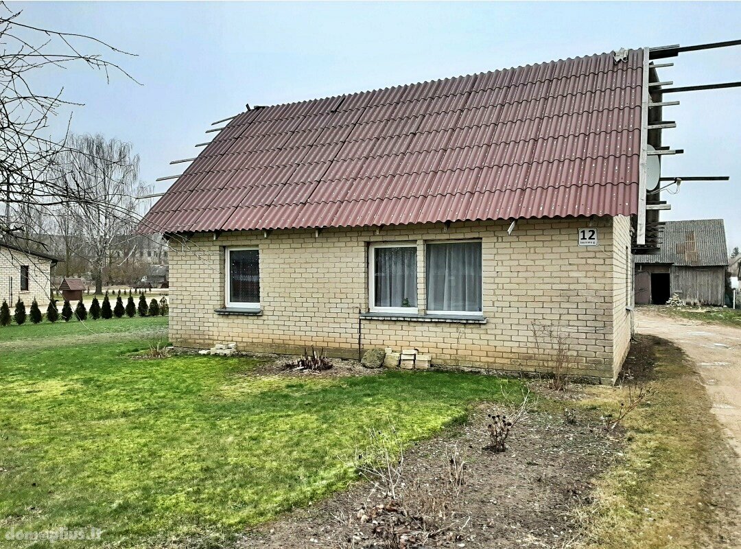 Parduodama sodyba Pakruojo rajono sav., Preičiūnuose, Jaunimo g.