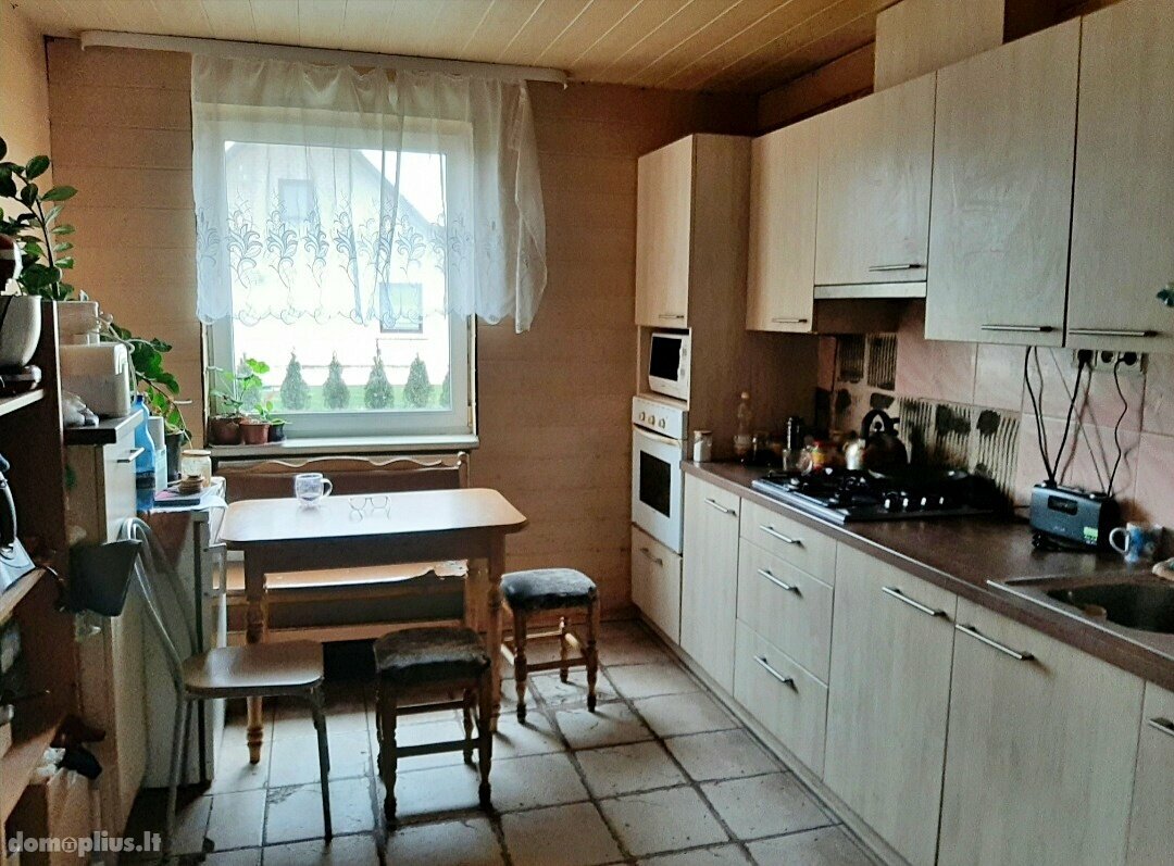 Parduodama sodyba Pakruojo rajono sav., Preičiūnuose, Jaunimo g.