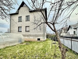 Gyvenamojo namo dalis Panevėžyje, Rožėse, Siesrauto g.