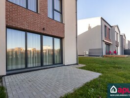 Gyvenamasis namas Vilniuje, Kalnėnuose, Azerų g.