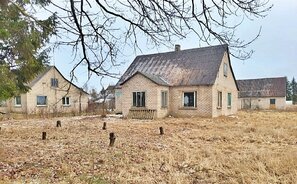 Sodyba Pakruojo rajono sav., Plaučiškiuose, Birjagalos g.