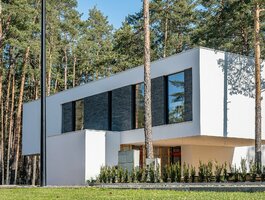 House Vilniaus rajono sav., Lauruose