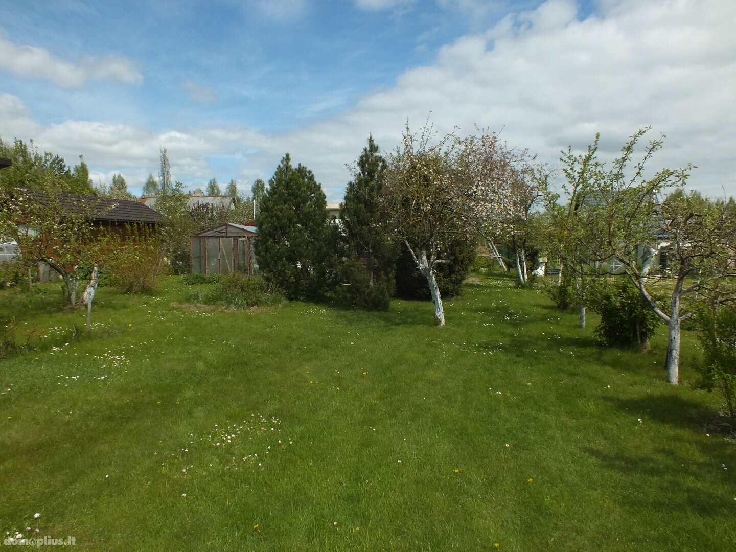 Продаётся дача Panevėžio rajono sav., Daukniškiuose, Eglių al.