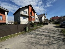 Gyvenamasis namas Kelmės rajono sav., Kelmėje, Maironio g.