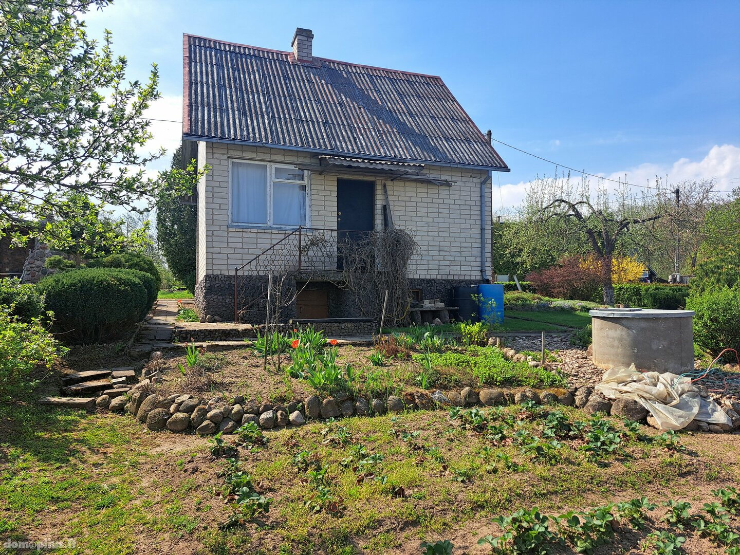 Parduodamas sodo namas Alytaus rajono sav., Bazoruose, Kriaušių g.