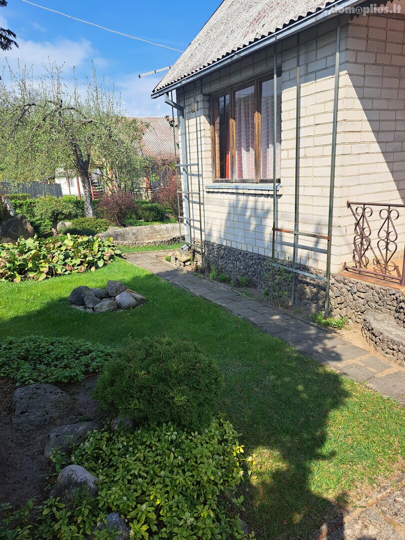 Parduodamas sodo namas Alytaus rajono sav., Bazoruose, Kriaušių g.