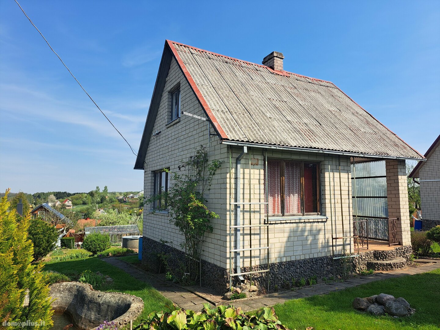 Parduodamas sodo namas Alytaus rajono sav., Bazoruose, Kriaušių g.