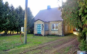 Gyvenamasis namas Biržų rajono sav., Geidžiūnuose, Biržų g.