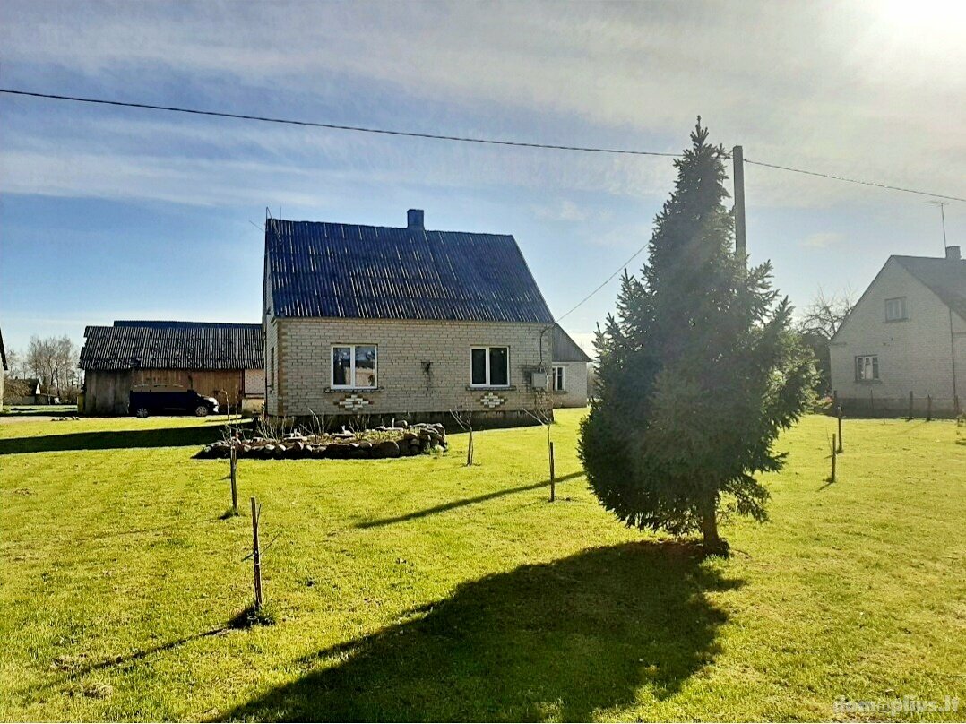 Parduodamas gyvenamasis namas Pakruojo rajono sav., Peleniškiuose, Liepų g.