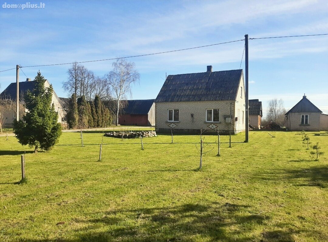 Parduodamas gyvenamasis namas Pakruojo rajono sav., Peleniškiuose, Liepų g.