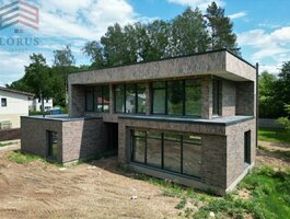 Gyvenamasis namas Vilniuje, Bajoruose