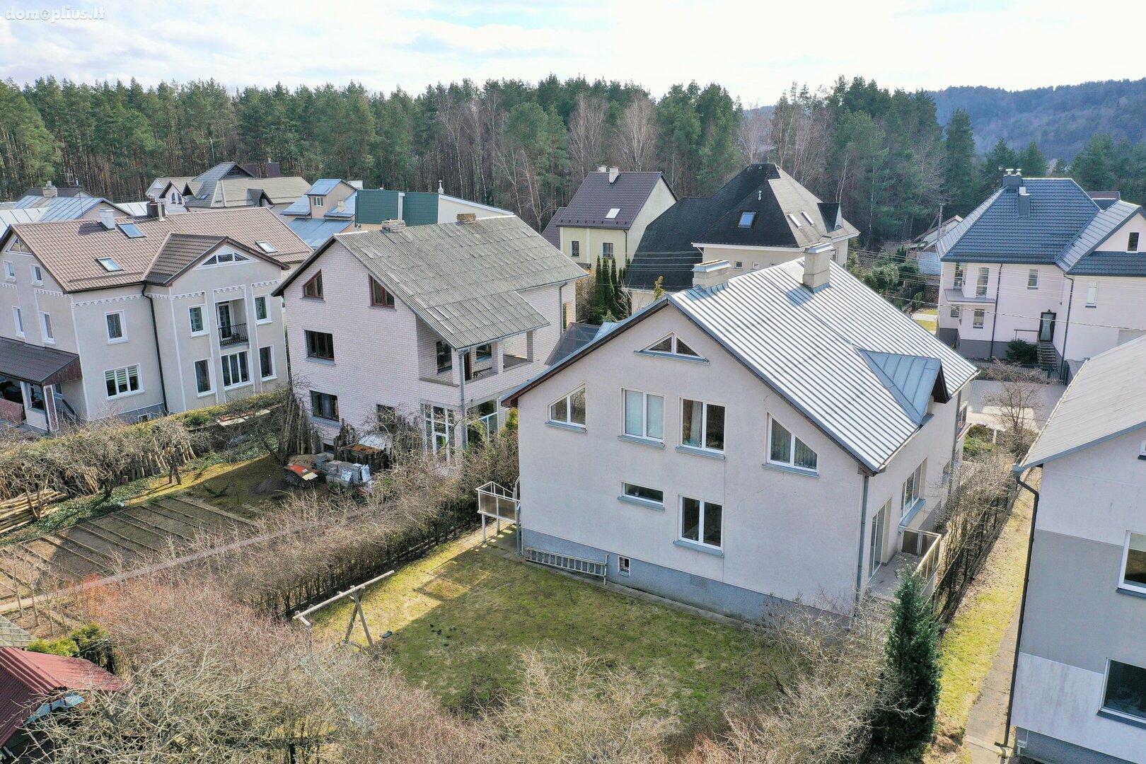 Parduodama gyvenamojo namo dalis Vilniuje, Lazdynėliuose, Šerkšno g.