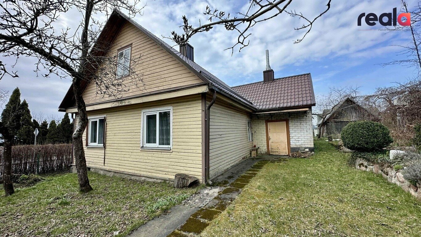 Parduodamas gyvenamasis namas Trakų rajono sav., Aukštadvaryje, Vilniaus g.