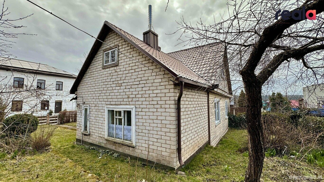 Parduodamas gyvenamasis namas Trakų rajono sav., Aukštadvaryje, Vilniaus g.