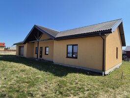 Gyvenamasis namas Akmenės rajono sav., Akmenėje, Akmenupio g.