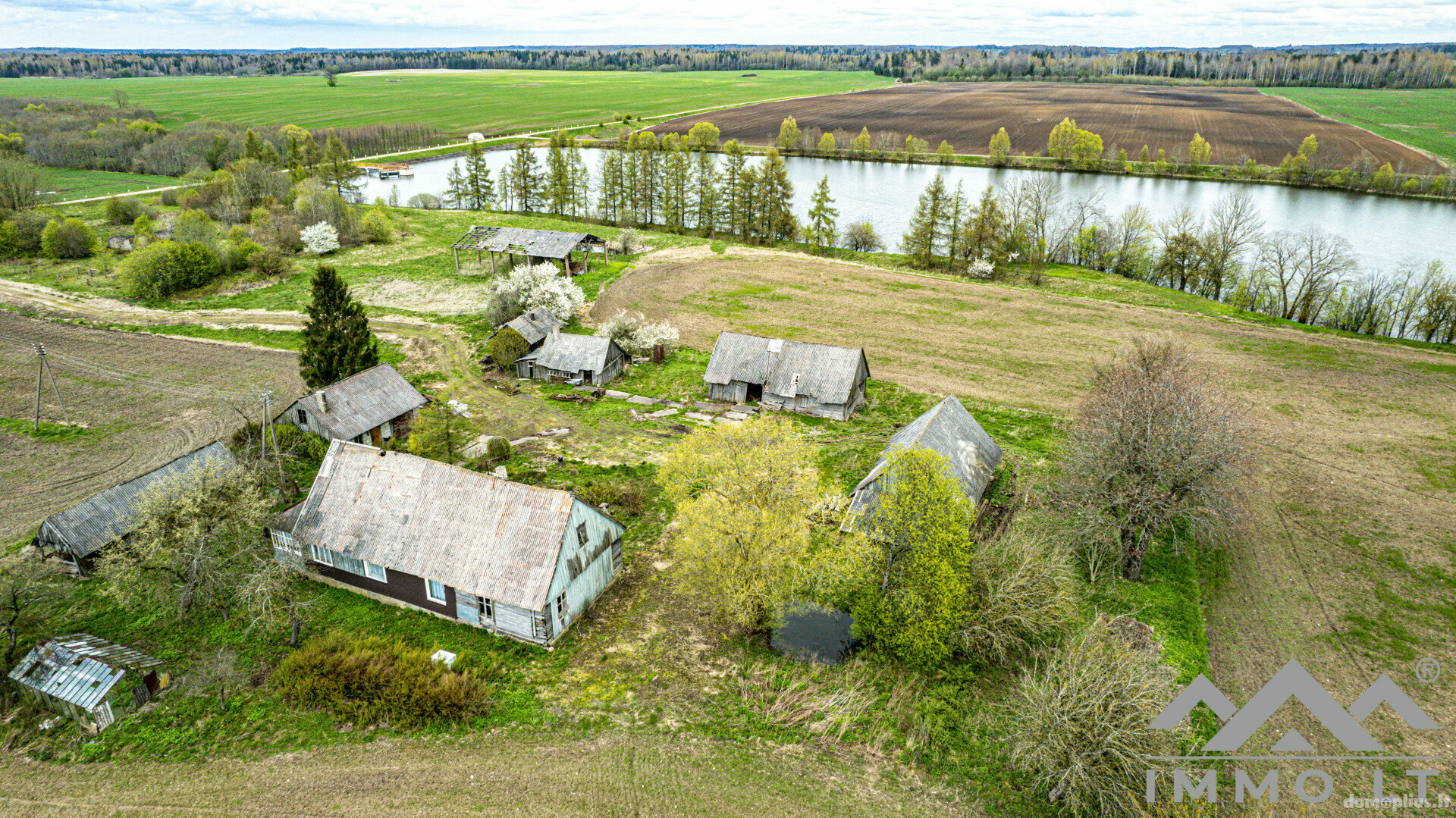 Parduodama sodyba Kretingos rajono sav., Tuzuose, Kalvų g.