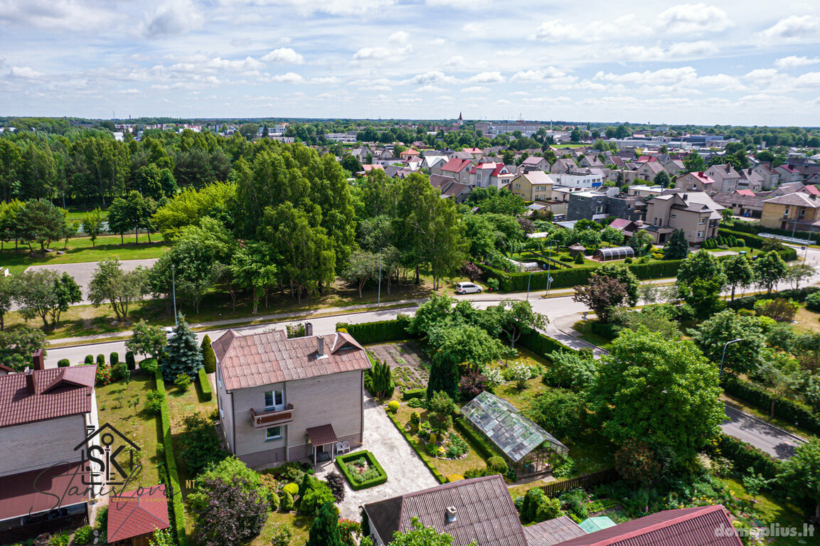 Parduodamas gyvenamasis namas Šilutės rajono sav., Šilutėje, Komunarų g.