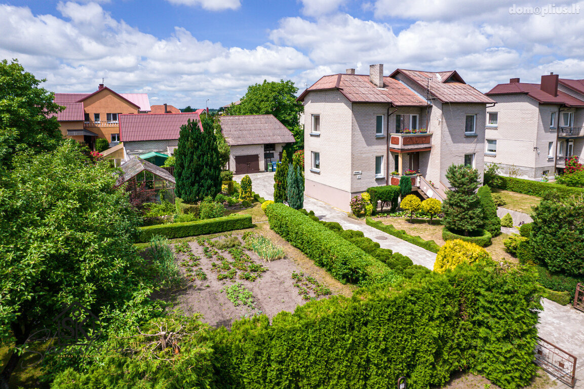 Parduodamas gyvenamasis namas Šilutės rajono sav., Šilutėje, Komunarų g.