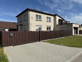 Gyvenamasis namas Šiaulių rajono sav., Ginkūnuose, Šiltnamių g.