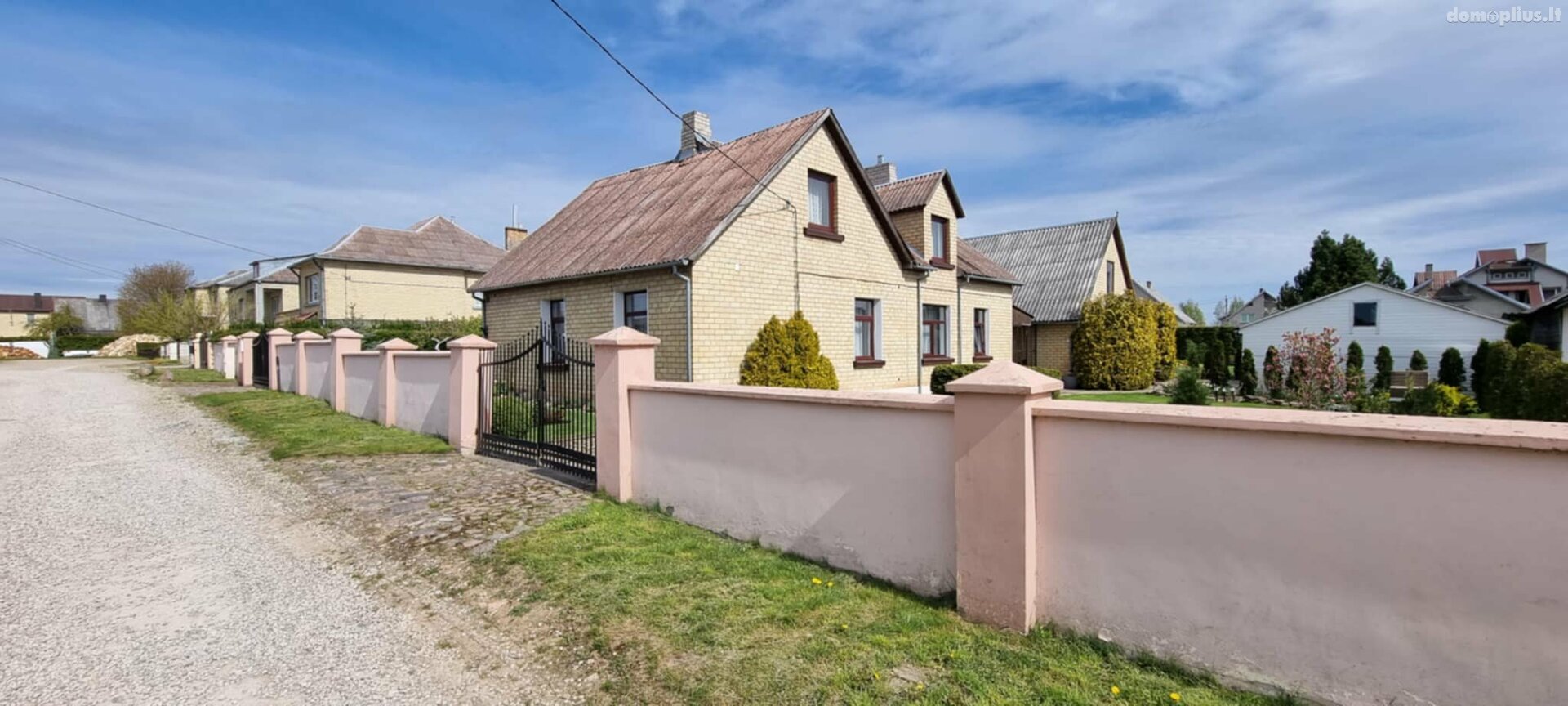 Parduodamas gyvenamasis namas Šiaulių rajono sav., Kuršėnuose, Ryto g.