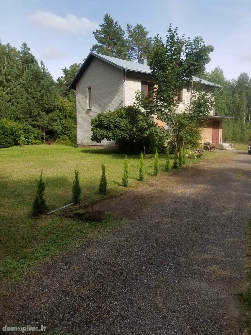 Sodybos nuoma Jurbarko rajono sav., Vidugiryje