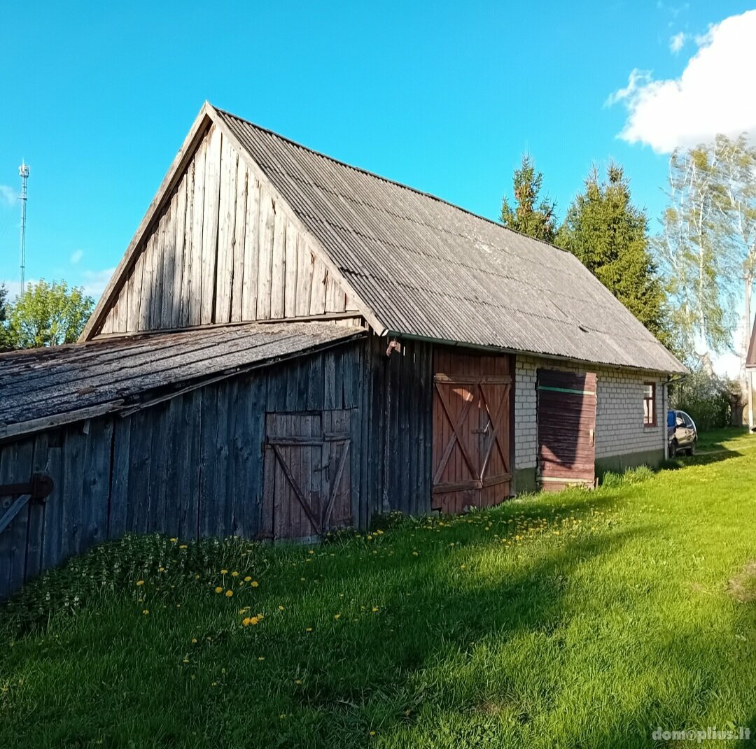 Parduodama sodyba Pakruojo rajono sav., Akmenėliuose, Ežerėlio g.