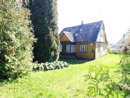 Gyvenamasis namas Anykščių rajono sav., Burbiškyje, Parko g.