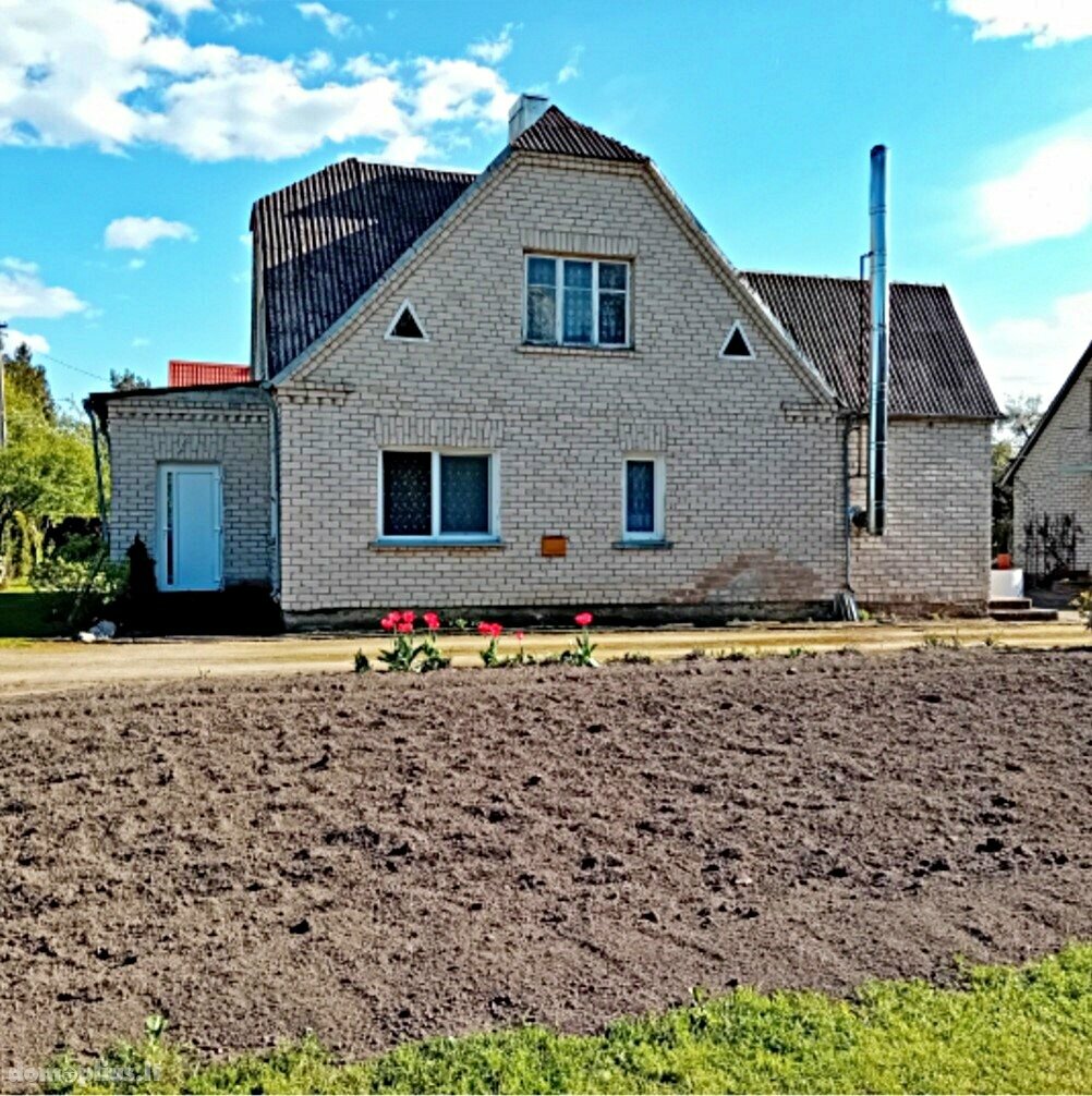 Parduodama sodyba Pakruojo rajono sav., Pamūšyje, Vilties g.
