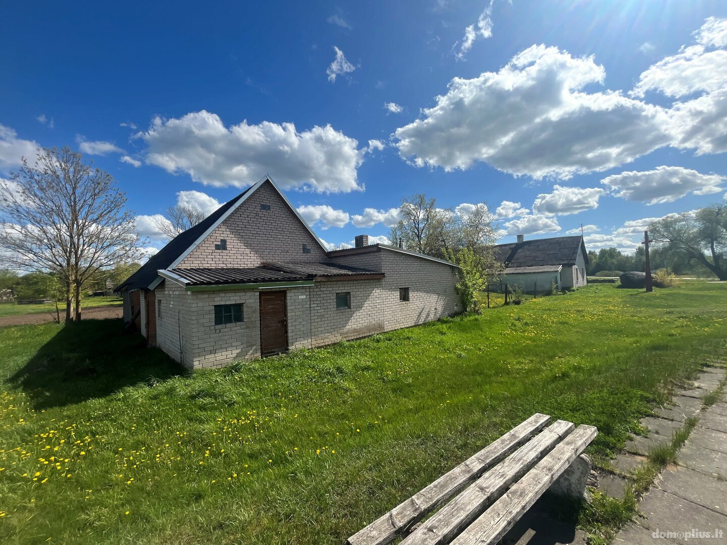 Parduodama sodyba Kupiškio rajono sav., Lukonyse, Beržytės g.