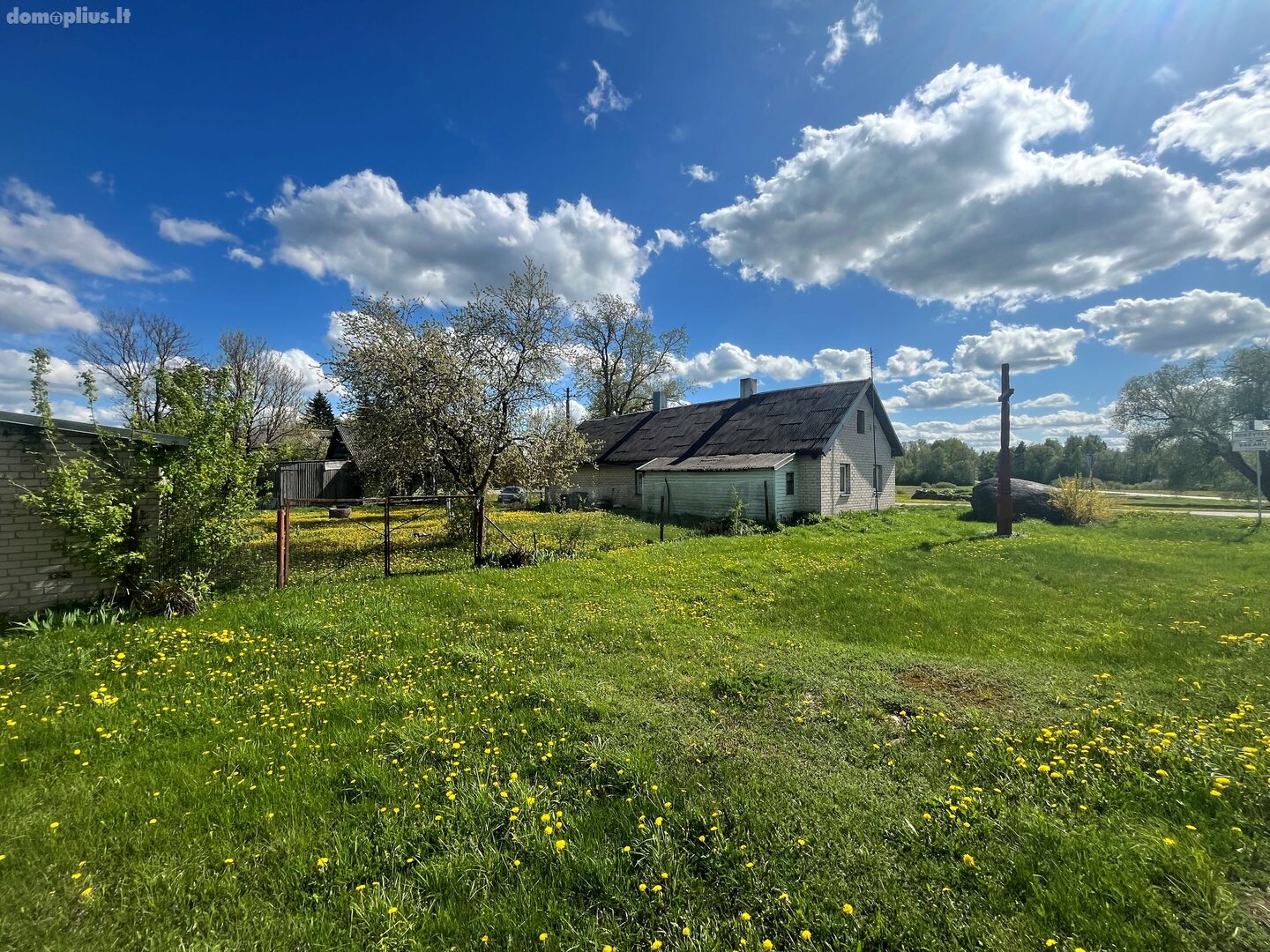 Parduodama sodyba Kupiškio rajono sav., Lukonyse, Beržytės g.