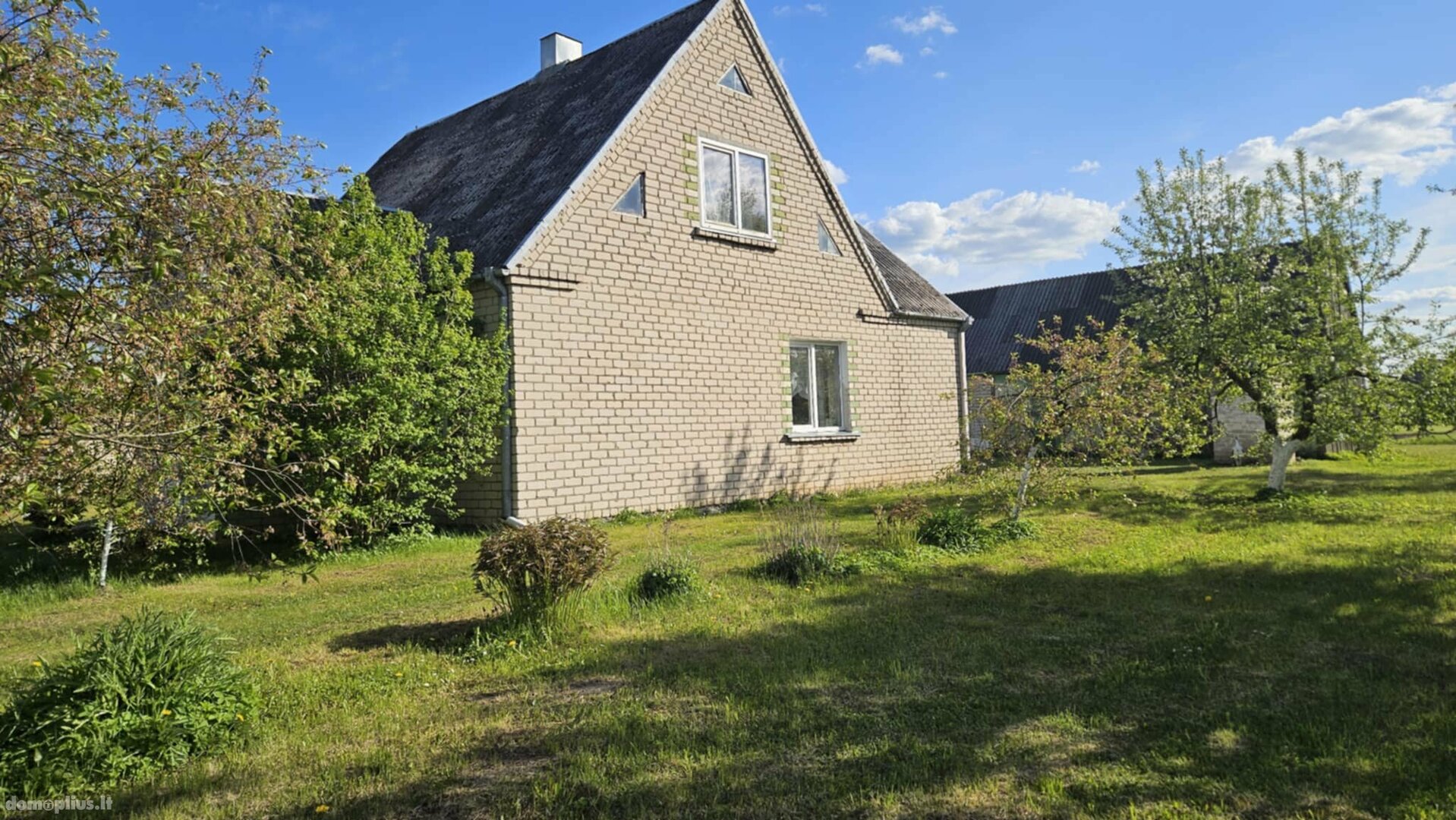 House for sale Radviliškio rajono sav., Vainiūnuose, Beržoto g.
