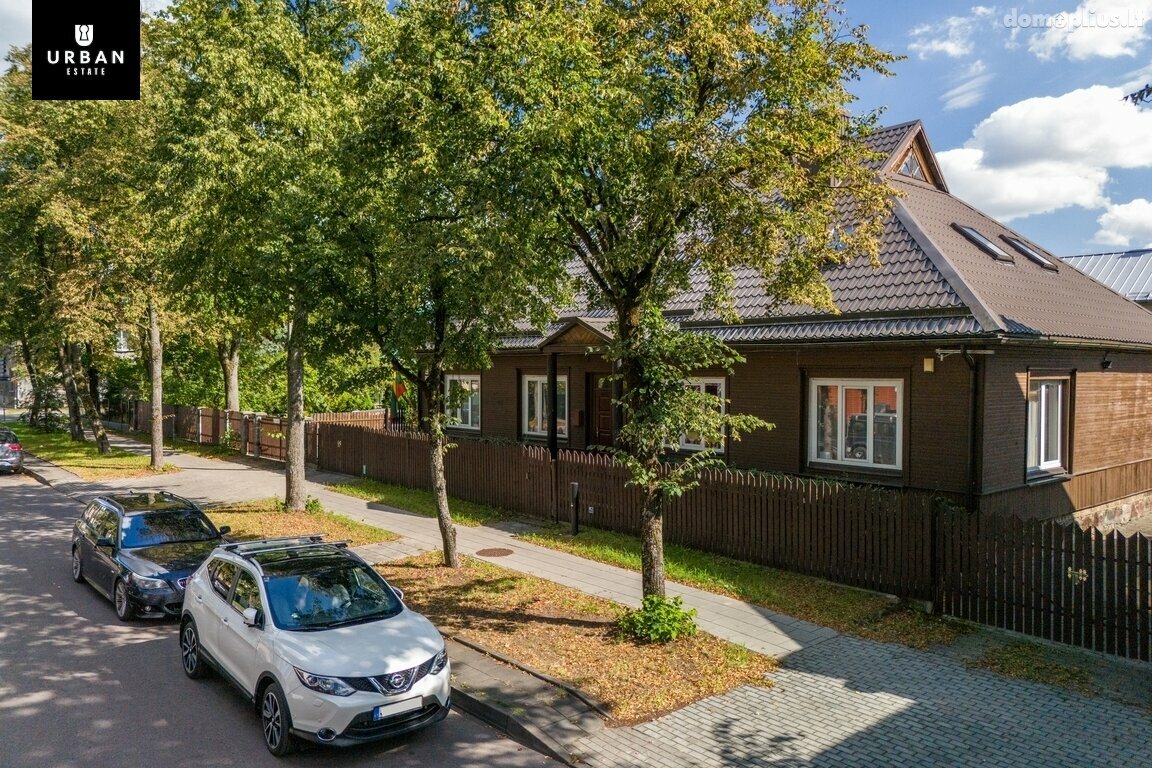 Parduodamas gyvenamasis namas Vilniuje, Žvėryne, Pušų g.