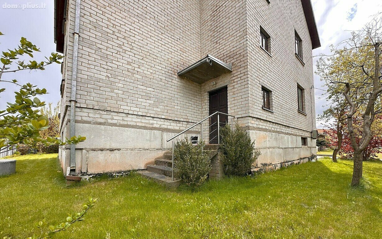 Продаётся часть дома Panevėžyje, Rožėse, Siesrauto g.